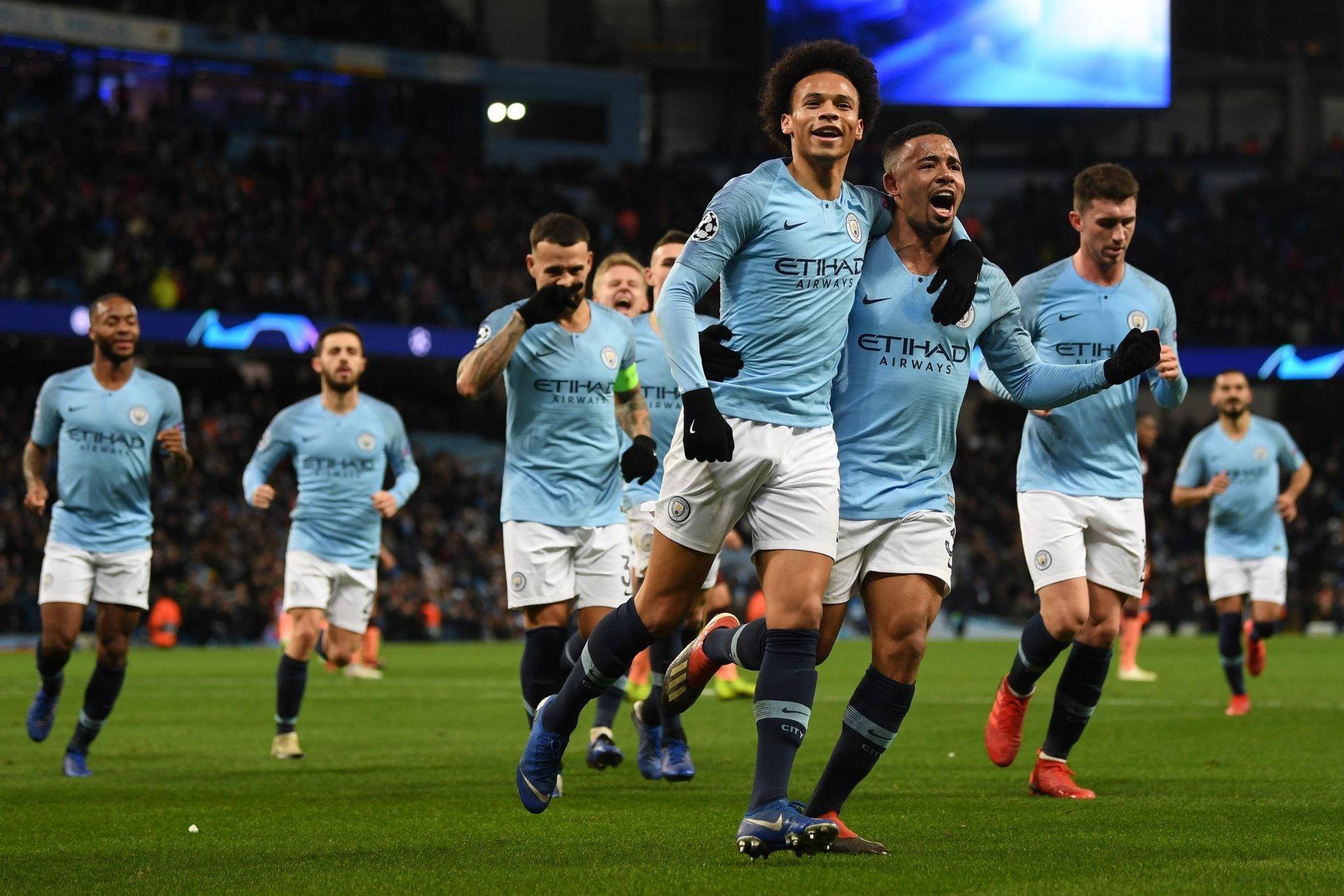 队后防线的 队后防线的