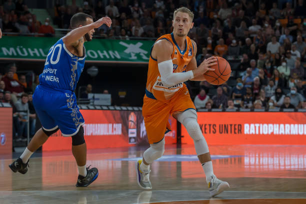 三巨头的挑 三巨头的挑