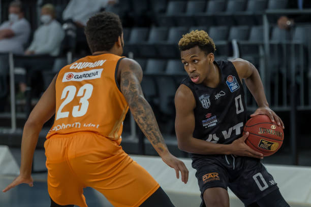 和媒体的高 和媒体的高